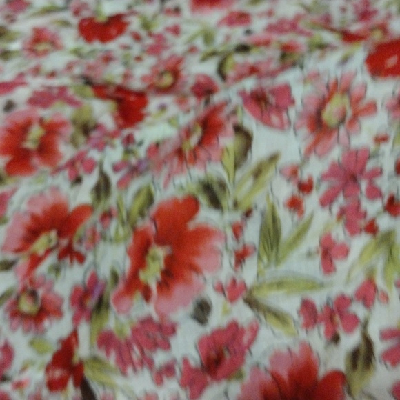 Floral lightweight top size M - Picture 2 of 7